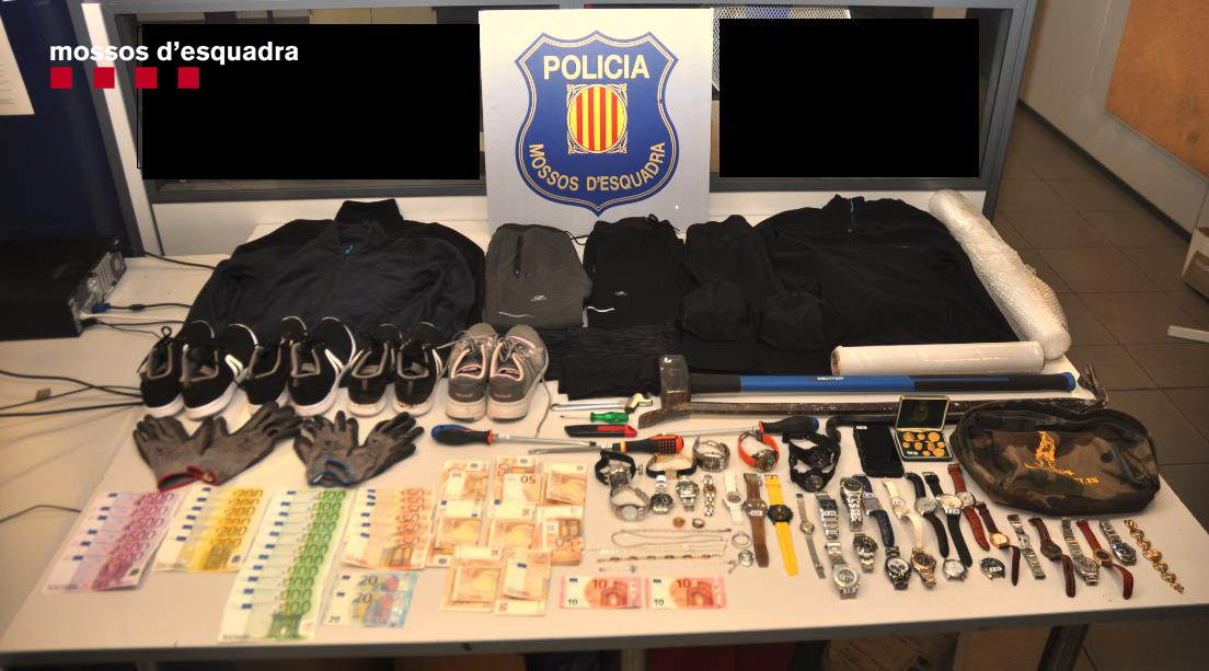Objectes recuperats del grup criminal dedicat a robatoris amb força al Maresme. Foto: CME