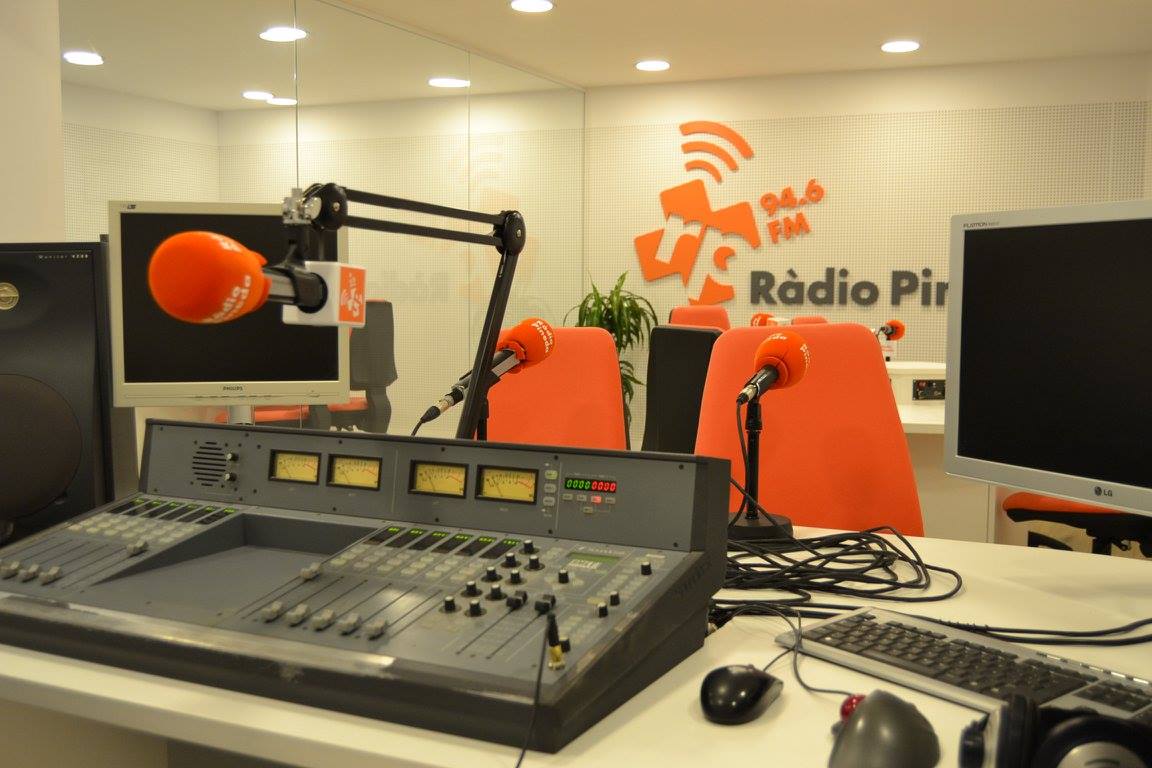 Ràdio Pineda és una de les impulsores de 'Treu la ràdio al balcó'